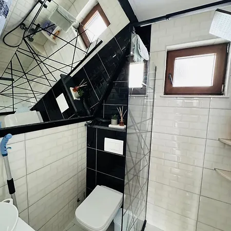 Weekend House - * فلاسيتش