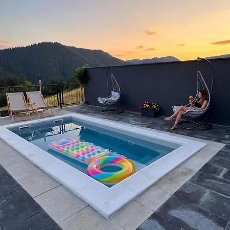 Weekend House - * فلاسيتش